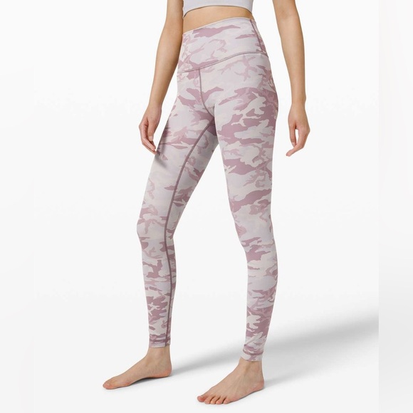 Lululemon Wunder Under High-Rise Tight 28"
Incognito Camo Jacquard Iced Iris - Picture 1 of 9